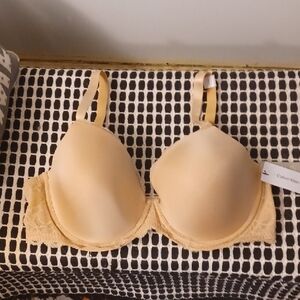 Calvin Klein Nude Lace-Trim Molded T-Shirt Bra